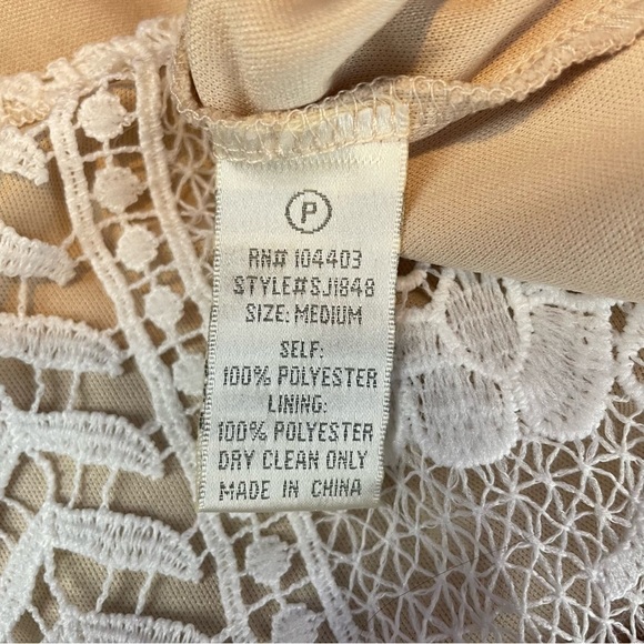 NWT J.O.A. Lace Pencil Skirt in White Size Medium‎ - Picture 5 of 5